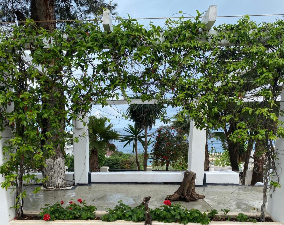 Saranda Hotel Hotell
