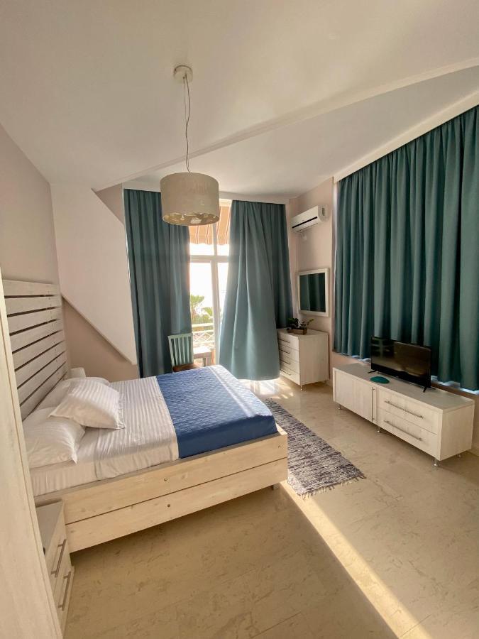 Saranda Hotel Hotell 3*
