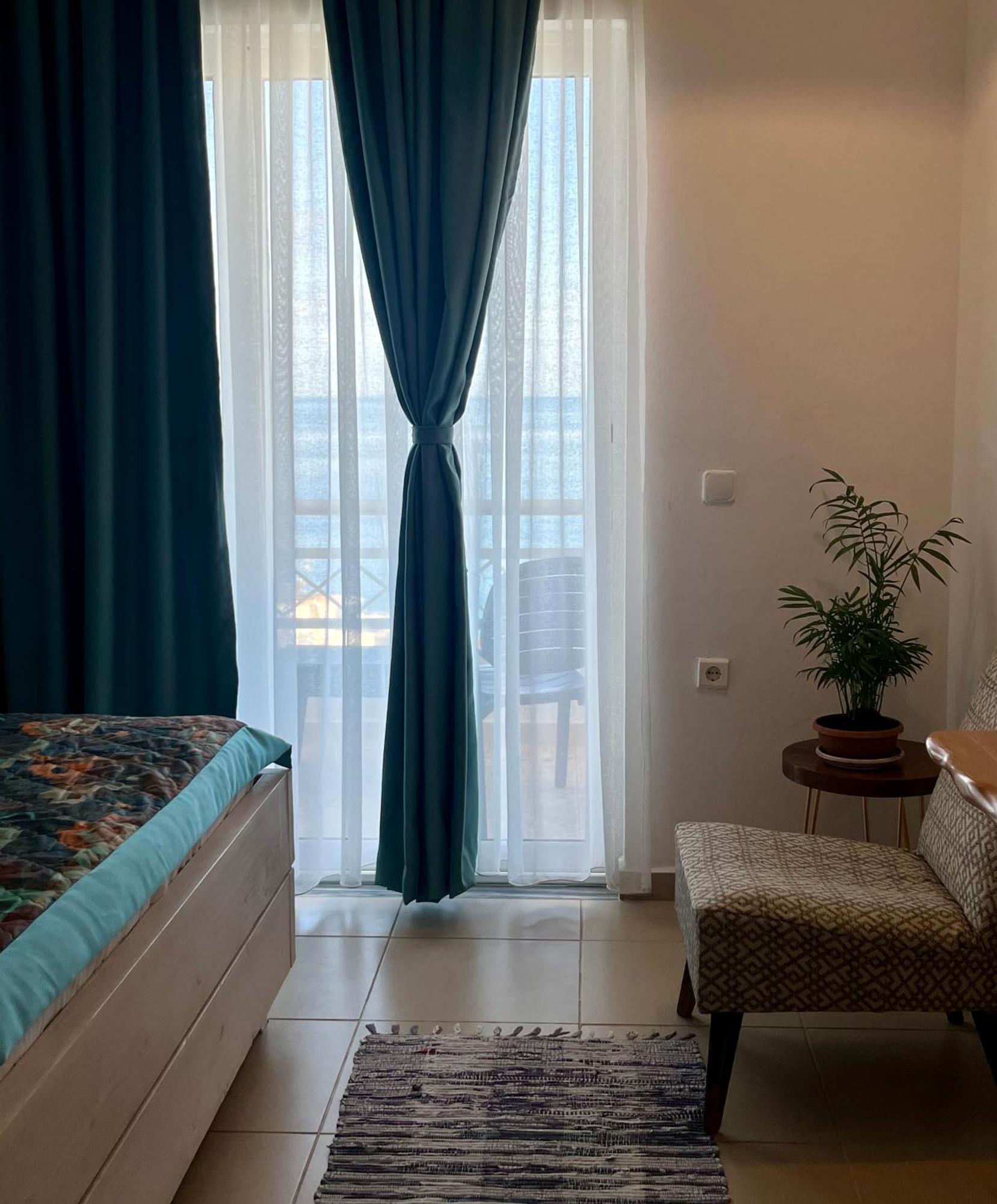Saranda Hotel Hotell 3*