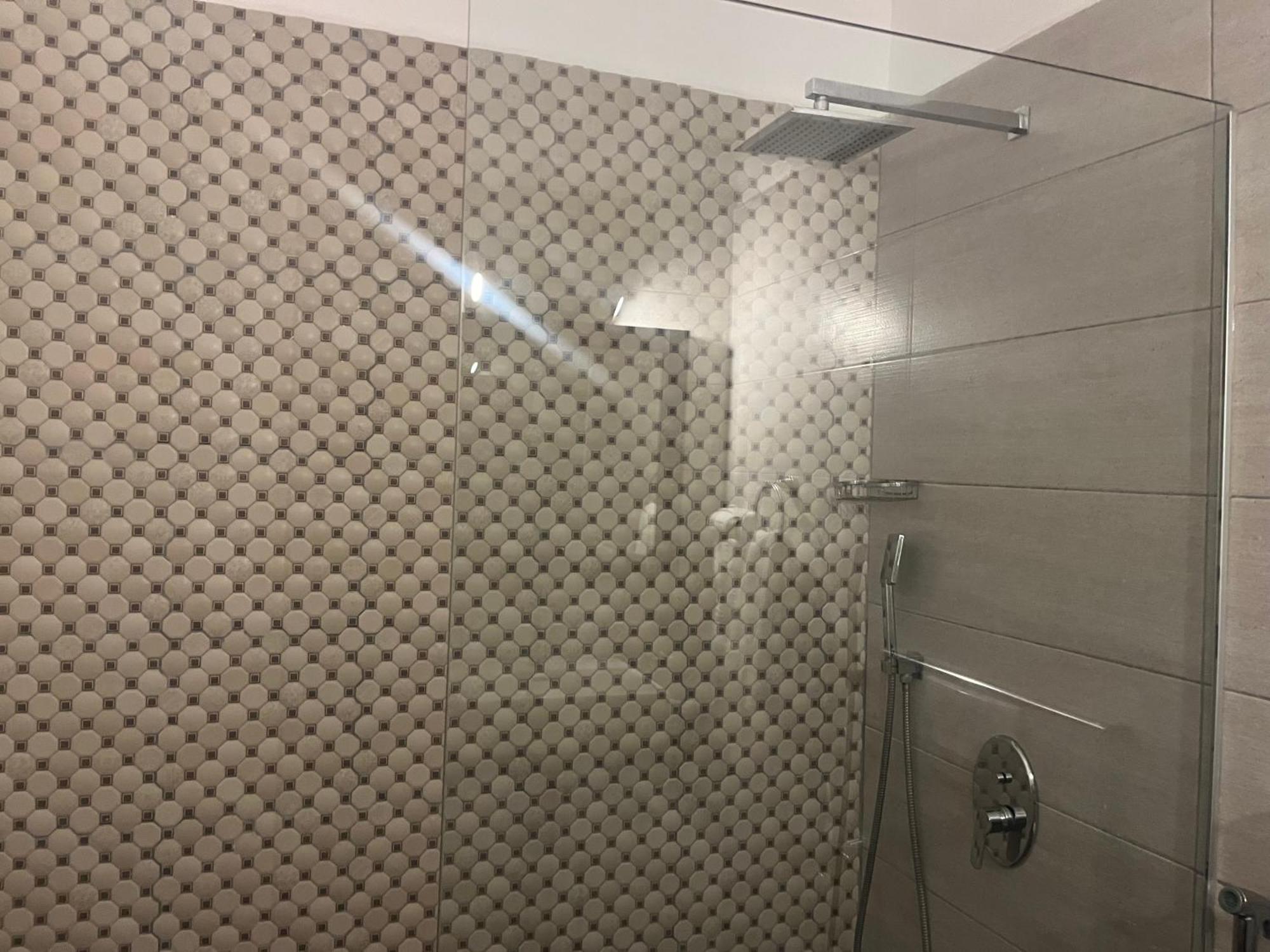 Saranda Hotel 3*