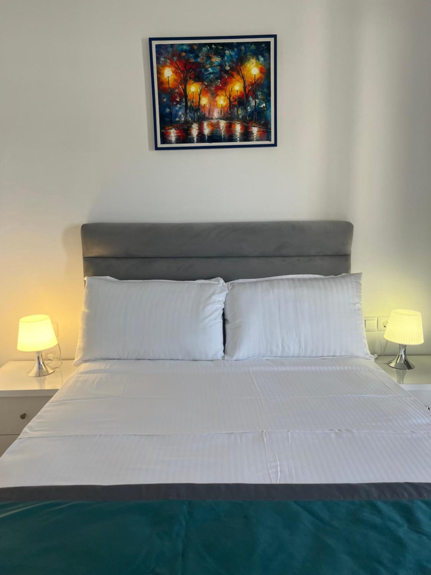 Saranda Hotel 3*
